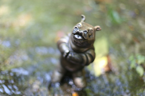 Brad Oldham bronze hippo sculpture called Smooch